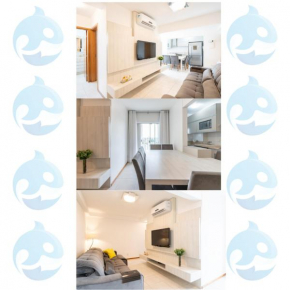 Apto em Barra Velha 340m da PRAIA com SACADA com CHURRASQUEIRA, AR CONDICIONADO WI-FI, PISCINA, PORTARIA 24h, ACADEMIA MINI MERCADO e vaga de GARAGEM
